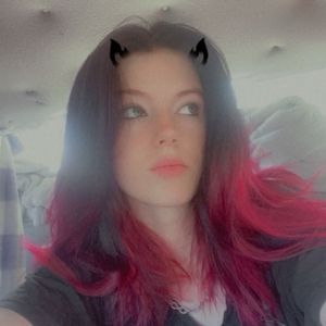 Meet your Posher, Caitlin